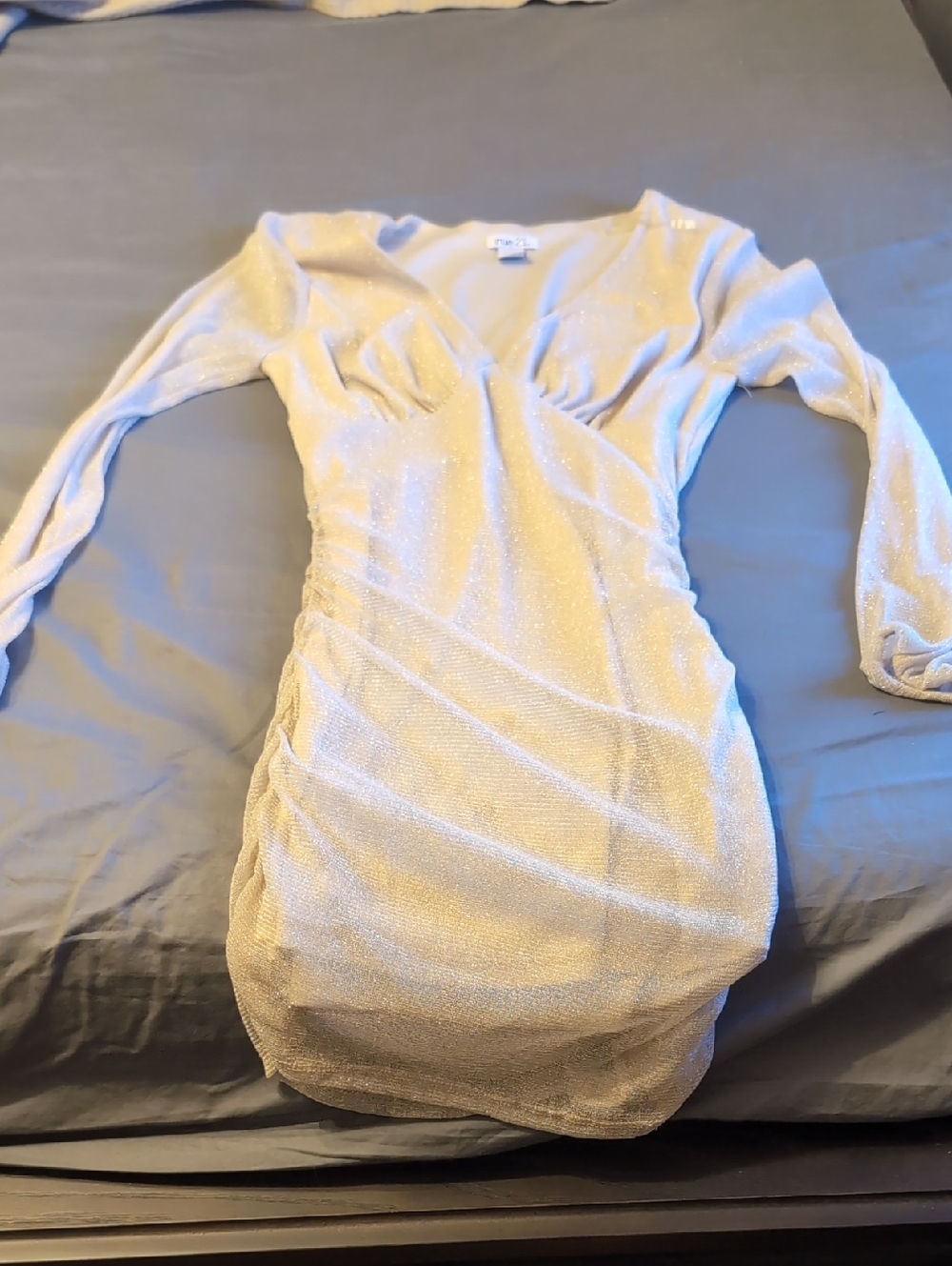 Rue21 Sparkle Ruched V-Neck Long Sleeve Mini Dress in Champagne